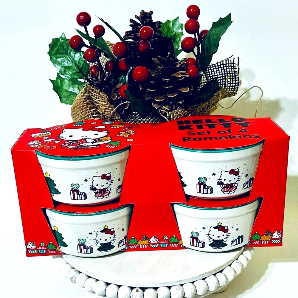 Hello Kitty Christmas Ramekins - Picture 1 of 4